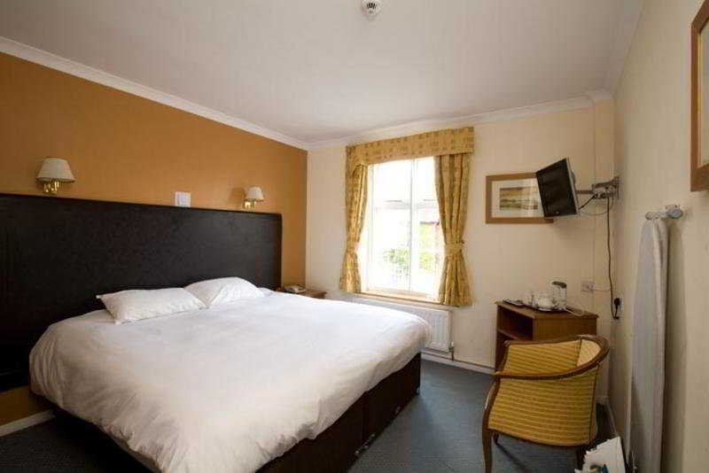 Commodore Hotel By Greene King Inns Bournemouth Buitenkant foto